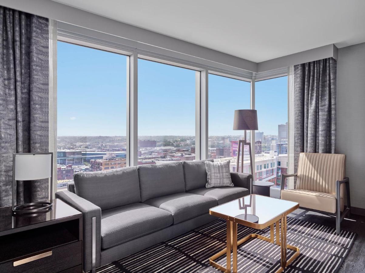 Loews Kansas 4*
